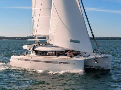 Cat Lagoon 450 S for hire in Palma