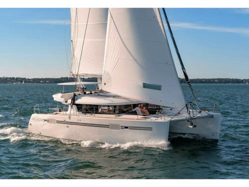 Kat Lagoon 450 S Yachtcharter in Palma