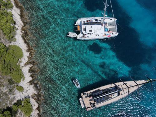 Kat Lagoon 450 S Yachtcharter in Skradin