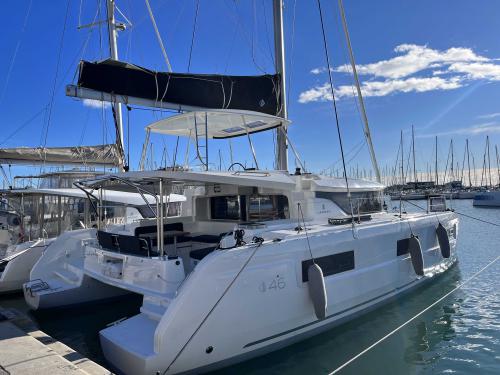 Catamaran Lagoon 46 for charter in Ajaccio