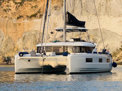 Cat Lagoon 46 for charter in Portisco