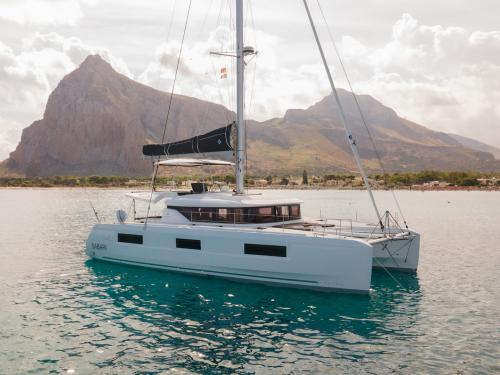 Cat Lagoon 46 for charter in Marina di Portisco