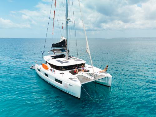 Catamaran Lagoon 46 for hire in Mtoni