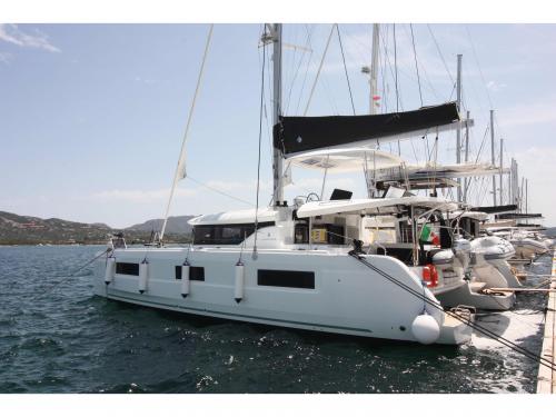 Cat Lagoon 46 for hire in Salerno
