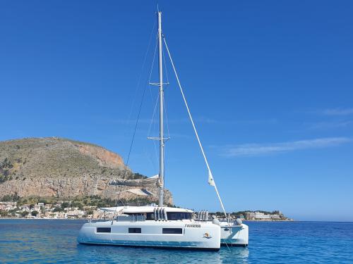 Kat Lagoon 46 chartern in Palermo