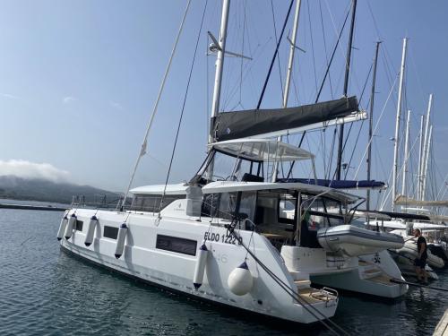 Katamaran Lagoon 46 chartern in Marina di Portorosa