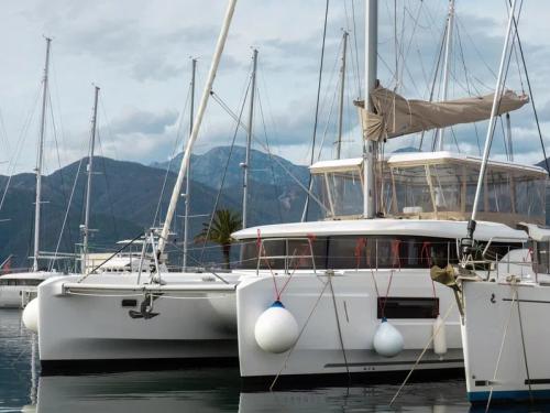 Katamaran Lagoon 46 Yachtcharter in Tivat