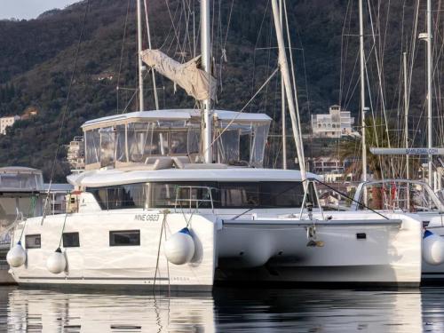 Kat Lagoon 46 chartern in Tivat Kat Lagoon 46 chartern in Tivat