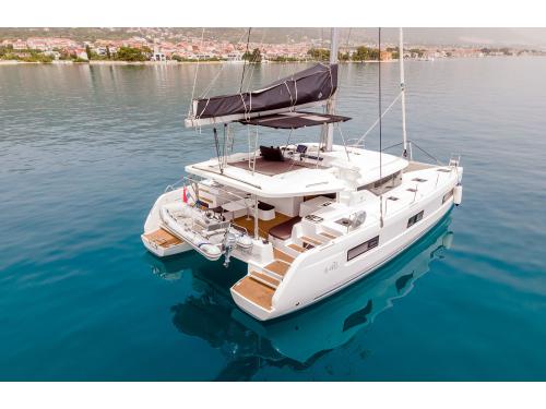 Katamaran Lagoon 46 Yachtcharter in Kastel Gomilica