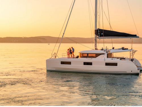 Catamaran Lagoon 46 for rent in Portisco