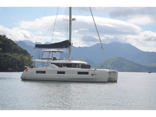 Cat Lagoon 46 for hire in Angra dos Reis