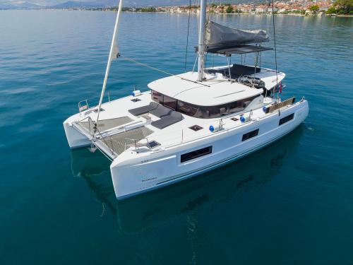 Kat Lagoon 46 Yachtcharter in Kastel Gomilica