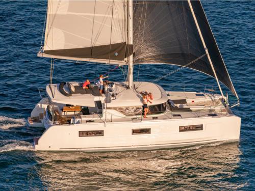 Kat Lagoon 46 Yachtcharter in Olympic Marine