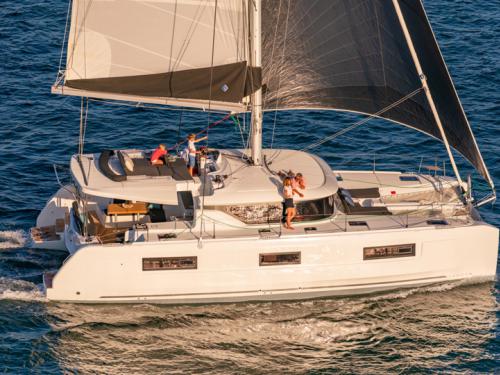 Cat Lagoon 46 for rent in Manuel Reef Marina