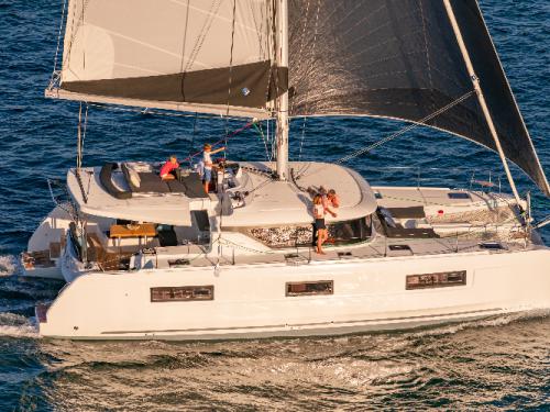Katamaran Lagoon 46 Yachtcharter in Ajaccio