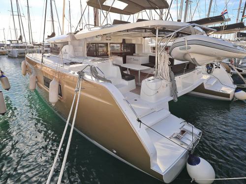Katamaran Lagoon 46 Yachtcharter in Marina Dalmacija