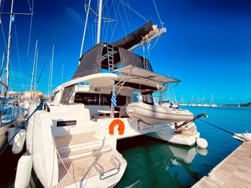 Catamaran Lagoon 46 for rent in Lefkas Marina