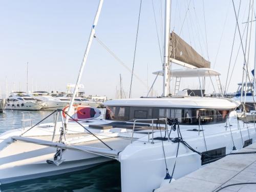 Kat Lagoon 46 Yachtcharter in Kastel Gomilica