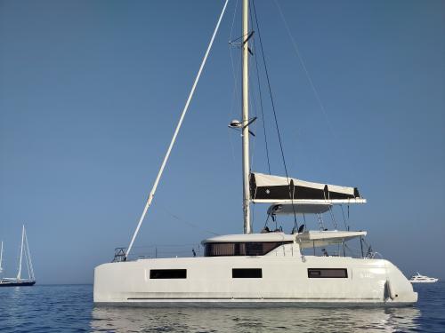 Catamaran Lagoon 46 for charter in Gouvia