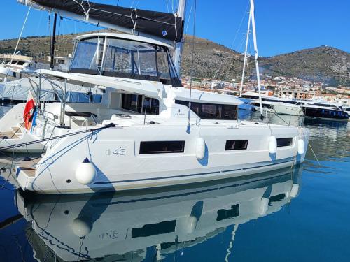 Katamaran Lagoon 46 chartern in ACI Marina Pomer