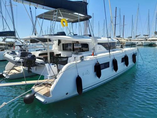 Katamaran Lagoon 46 Yachtcharter in Athen