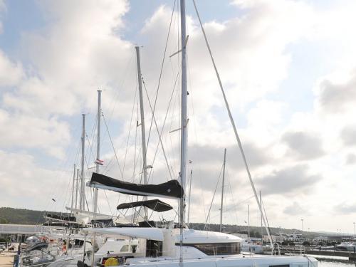 Catamaran Lagoon 50 for rent in Marina Dalmacija