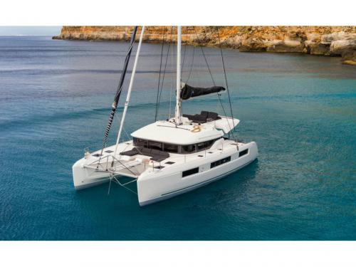 Kat Lagoon 50 chartern in Olbia