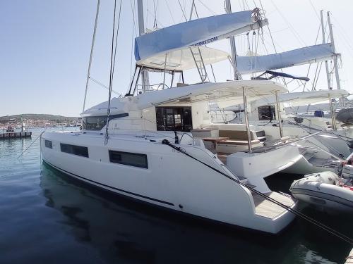 Cat Lagoon 50 for rent in Marina Seget Donji