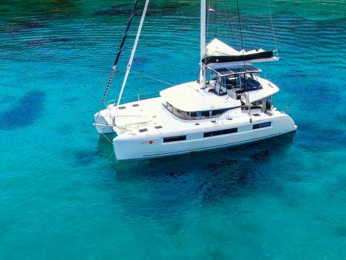 Cat Lagoon 50 available for charter in Marina Frapa