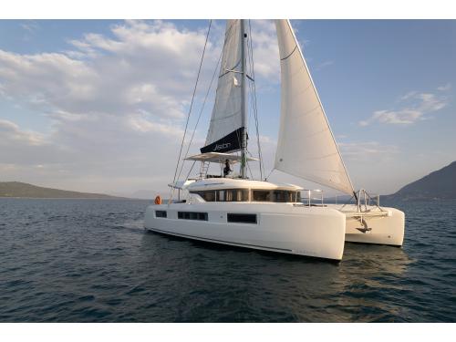 Catamaran Lagoon 50 for rent in Lefkas