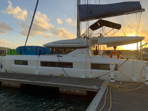 Kat Lagoon 50 Yachtcharter in Nanny Cay Marina