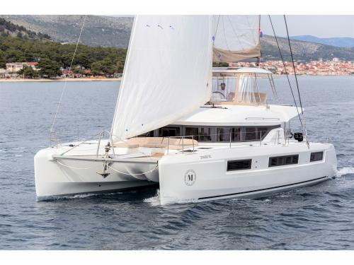Catamaran Lagoon 50 for rent in Trogir