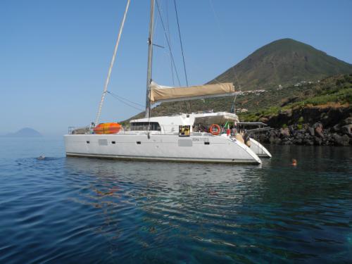 Catamaran Lagoon 500 for hire in Portisco