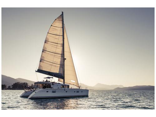 Katamaran Lagoon 500 chartern in Athen