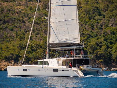 Kat Lagoon 500 Yachtcharter in Netsel Marmaris Marina