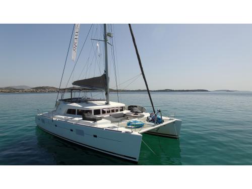 Kat Lagoon 500 chartern in Marina Alimos Kalamaki