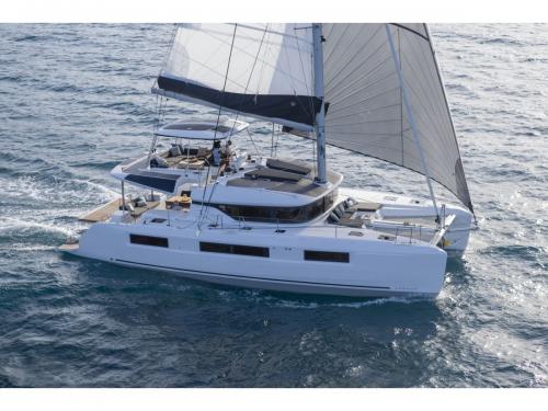 Catamaran Lagoon 51 for rent in Lavrio