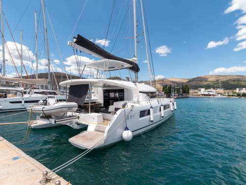Catamaran Lagoon 51 for hire in Seget