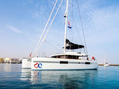 Catamaran Lagoon 52 available for charter in Red Hook