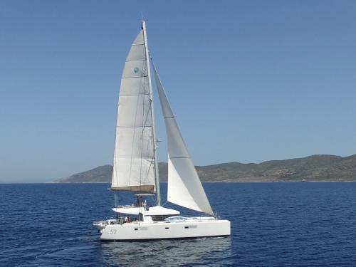 Catamaran Lagoon 52 for charter in Lavrio