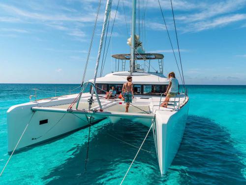 Cat Lagoon 52 available for charter in Athens