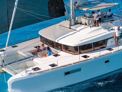 Katamaran Lagoon 52 F chartern in Ibiza Stadt