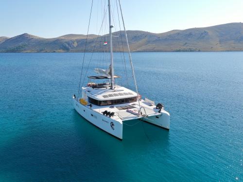 Katamaran Lagoon 52 F Yachtcharter in Trogir