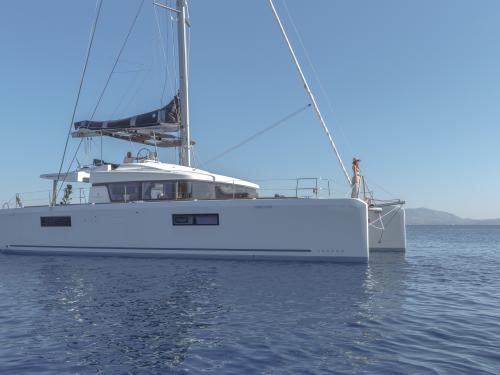 Katamaran Lagoon 52 F Yachtcharter in Nea Peramos