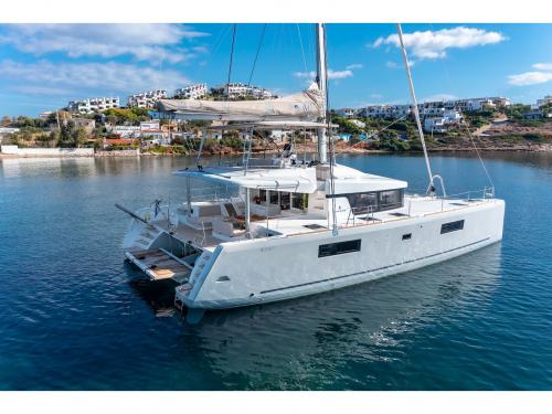 Katamaran Lagoon 52 F Yachtcharter in Lavrio