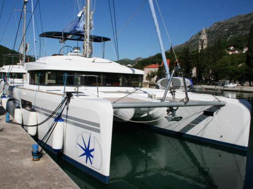 Kat Lagoon 52 F Yachtcharter in Lavrio