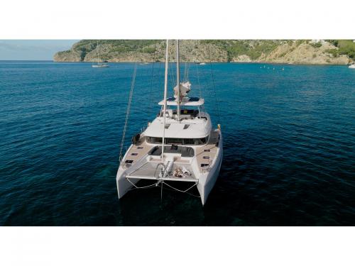 Catamaran Lagoon 55 for charter in Kastela