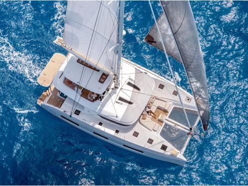 Catamaran Lagoon 55 for hire in English Harbour Town