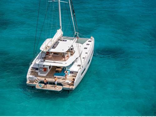 Kat Lagoon 55 Yachtcharter in Nea Peramos Marina