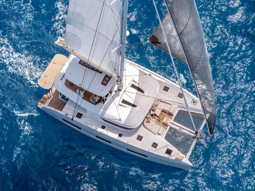 Catamaran Lagoon 55 for rent in Sopers Hole